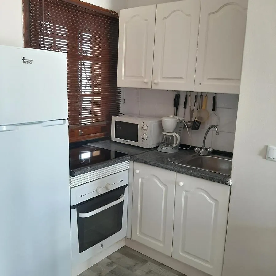 Nice Apartment With Heating Pool. Costa Adeje  0*, Costa Adeje (Tenerife)