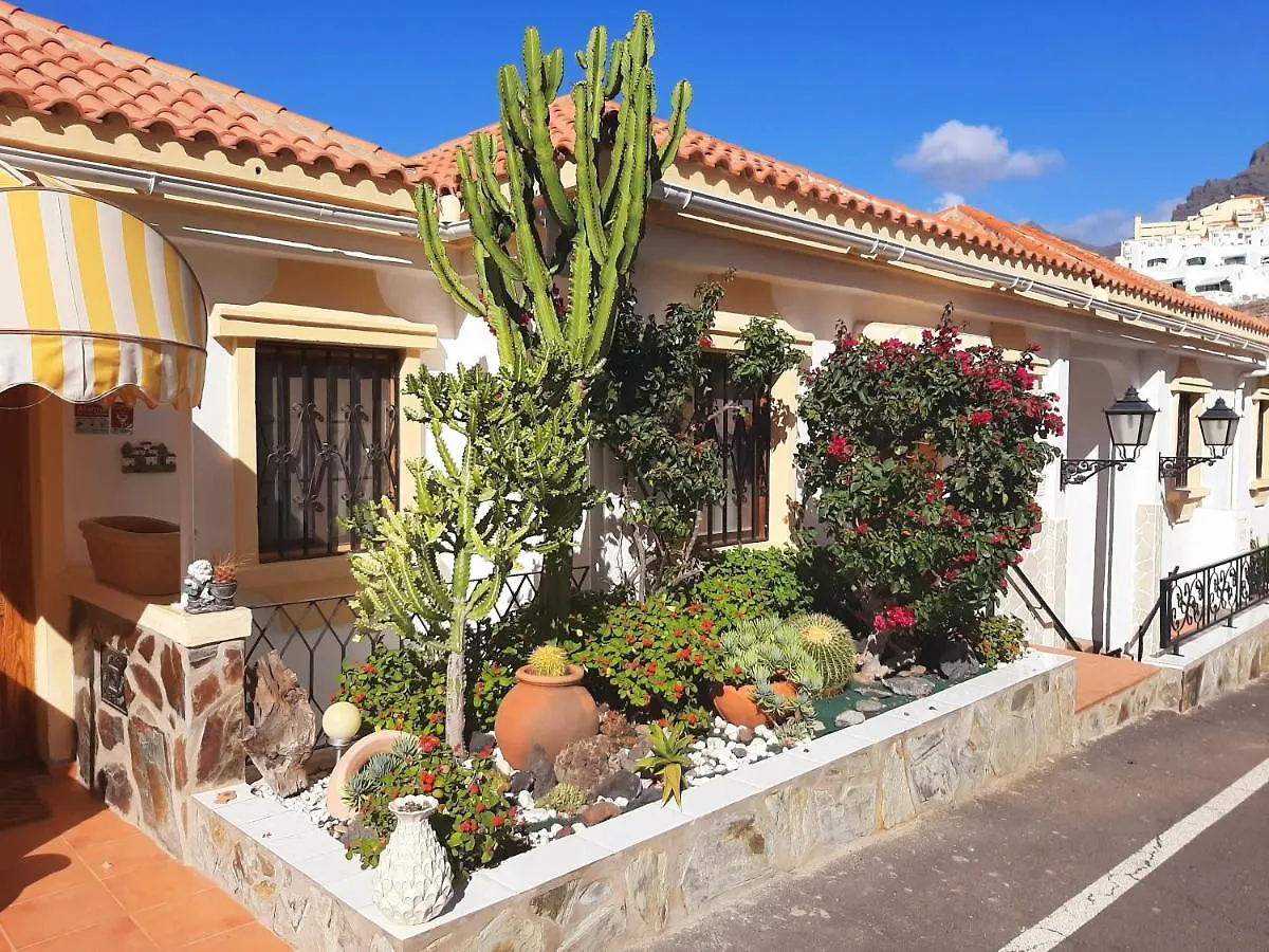 Nice Apartment With Heating Pool. Costa Adeje  Spain